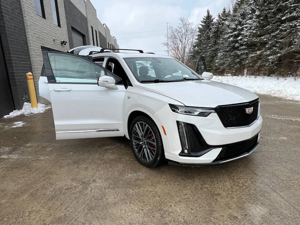 2023 Cadillac XT6 - Image 16 of 21
