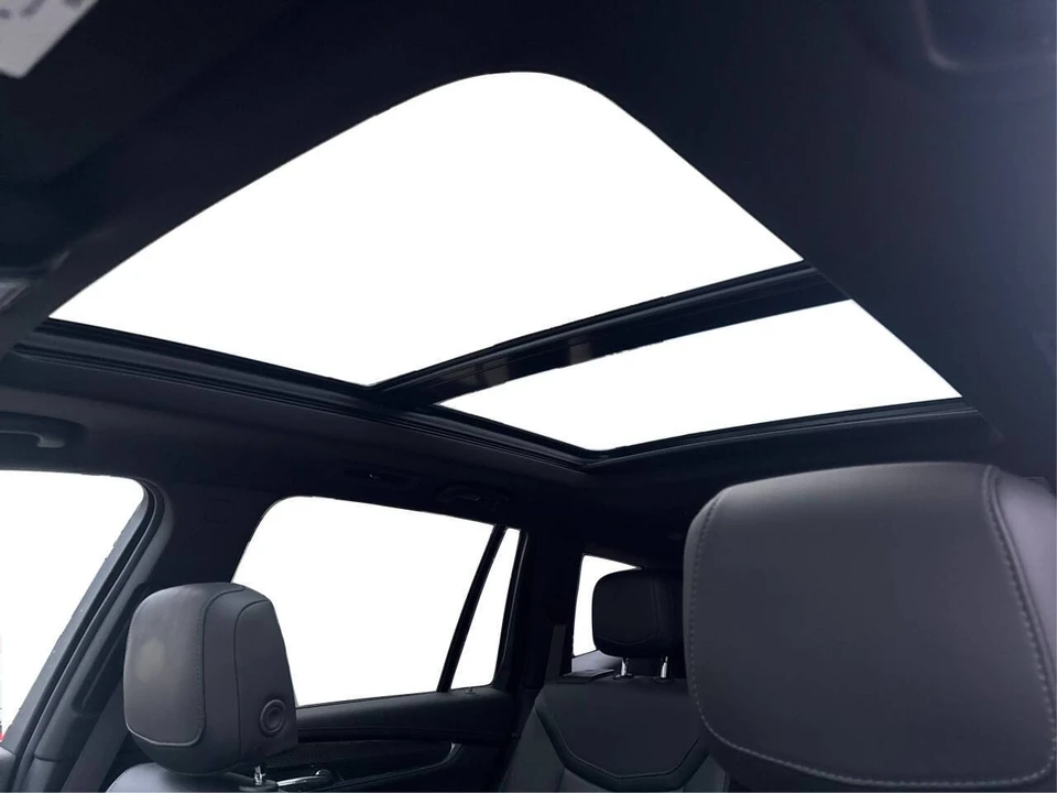 2023 Cadillac XT6 - Image 19 of 21