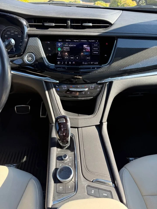 2023 Cadillac XT6 - Image 18 of 20