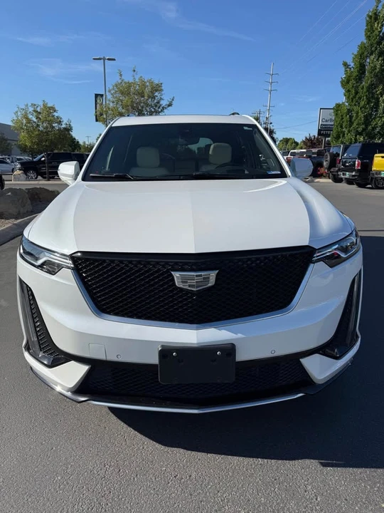 2023 Cadillac XT6 - Image 2 of 20