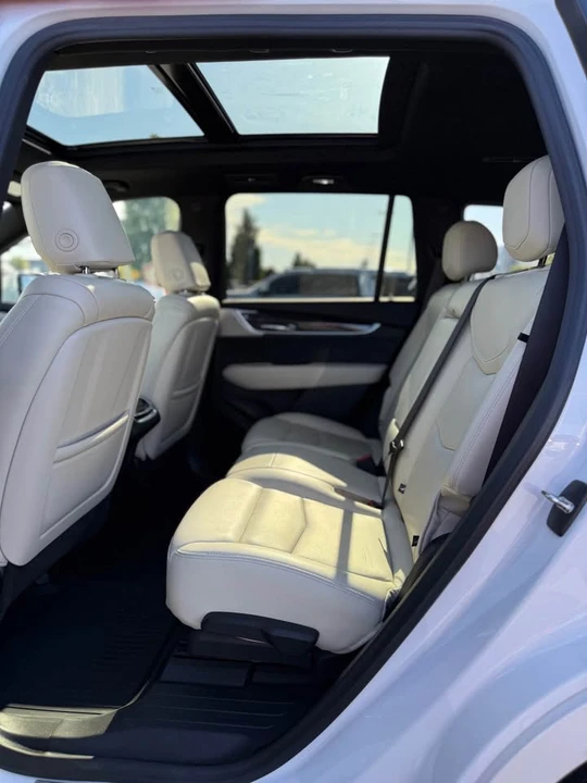 2023 Cadillac XT6 - Image 10 of 20