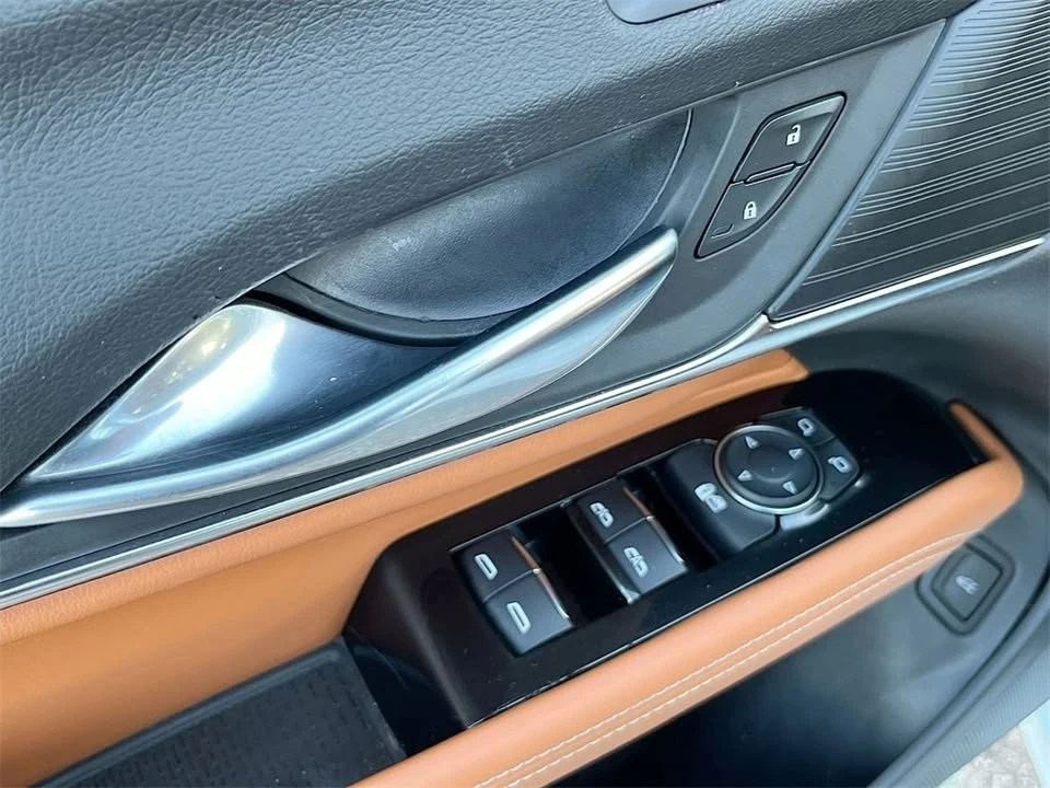2023 Cadillac CT4 - Image 18 of 20