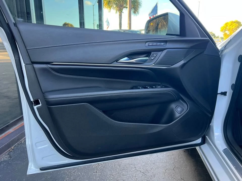2023 Cadillac CT4 - Image 5 of 16