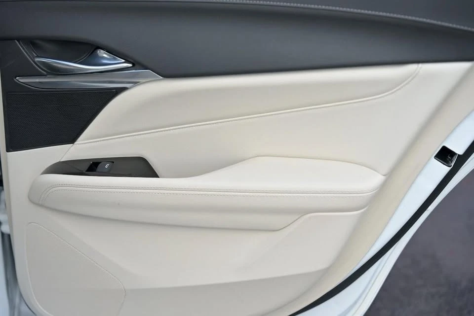 2023 Cadillac CT4 - Image 11 of 20