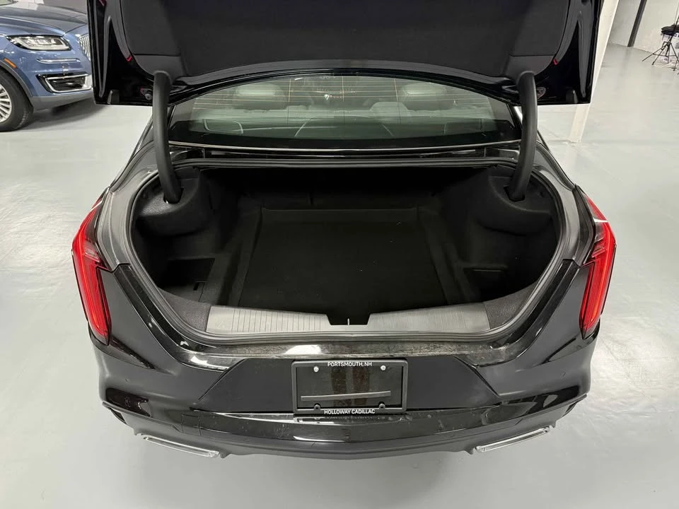 2023 Cadillac CT4 - Image 9 of 10