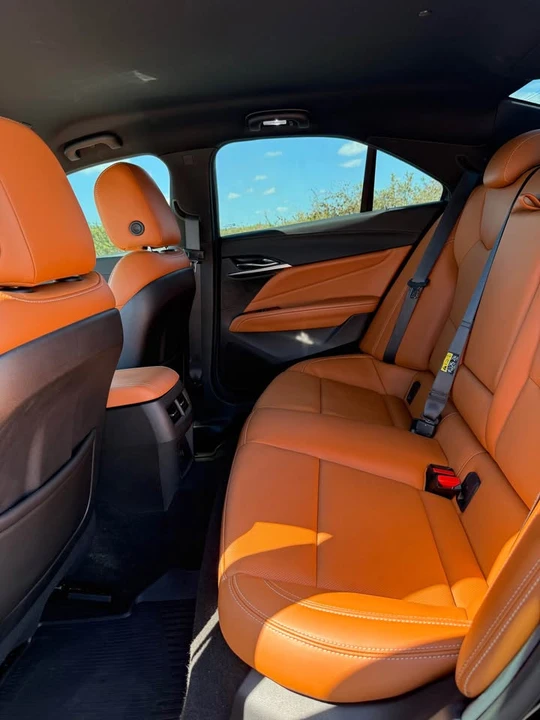 2023 Cadillac CT4 - Image 6 of 10