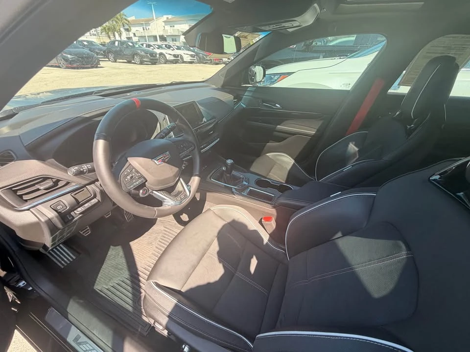 2023 Cadillac CT4-V - Image 3 of 4