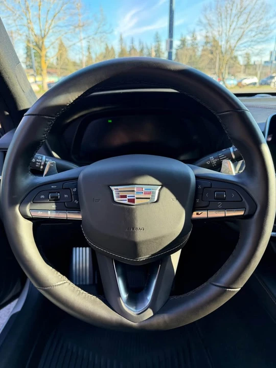2023 Cadillac CT4-V - Image 15 of 16