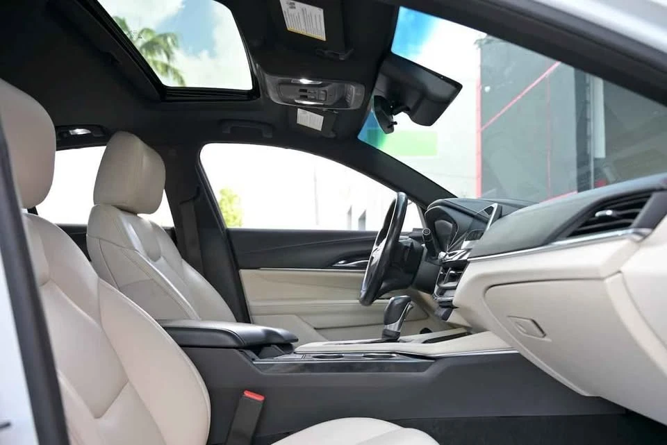 2023 Cadillac CT4 - Image 4 of 9