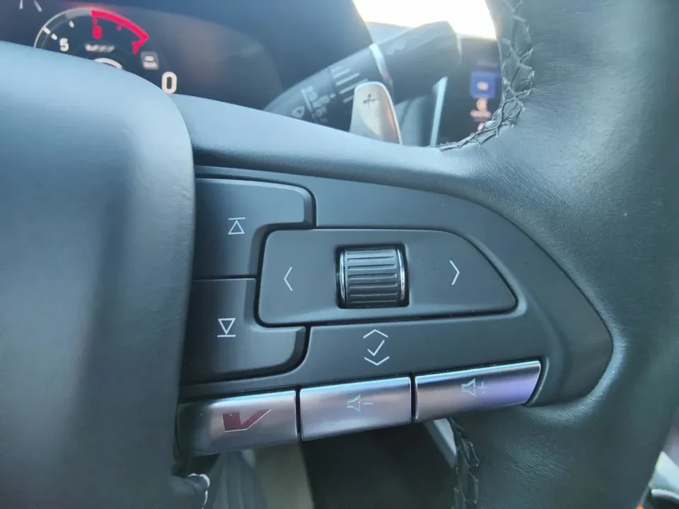 2023 Cadillac CT4-V - Image 17 of 18
