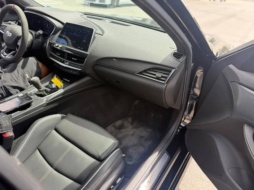 2023 Cadillac CT5 - Image 9 of 10