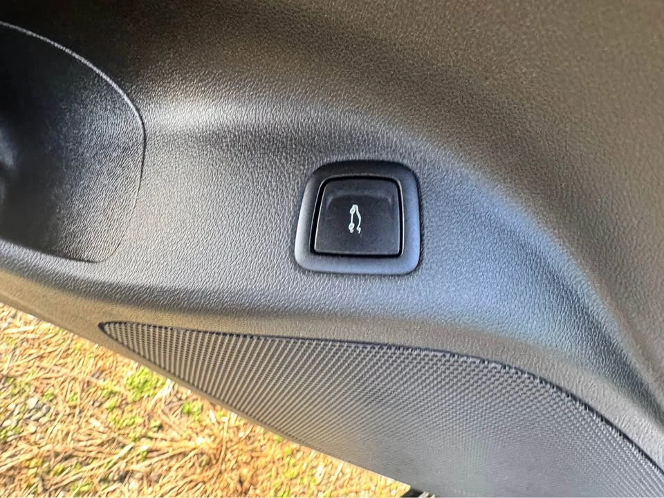 2023 Cadillac CT5 - Image 10 of 20