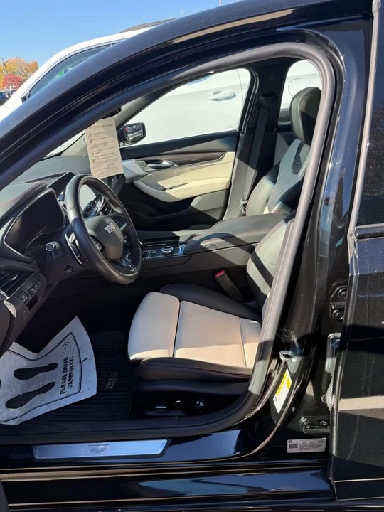 2023 Cadillac CT5 - Image 4 of 10