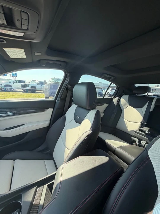 2023 Cadillac CT5-V - Image 9 of 10