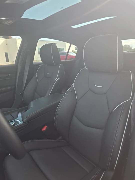 2023 Cadillac CT5-V Blackwing - Image 10 of 17