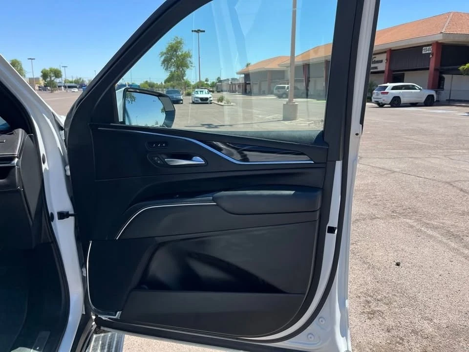 2023 Cadillac Escalade 5th Gen - Image 19 of 19