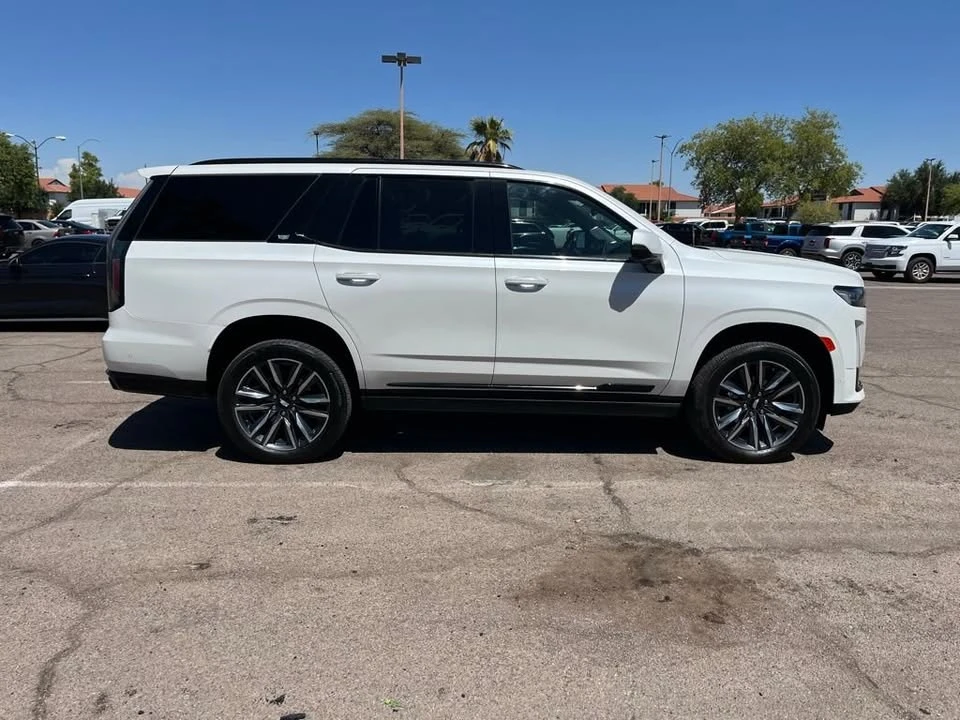 2023 Cadillac Escalade 5th Gen - Image 10 of 19
