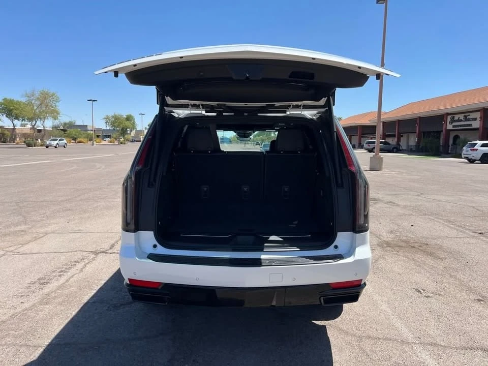 2023 Cadillac Escalade 5th Gen - Image 12 of 19