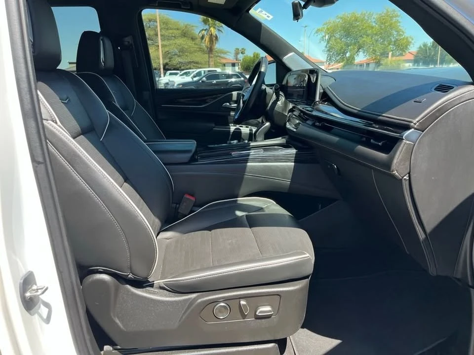 2023 Cadillac Escalade 5th Gen - Image 18 of 19