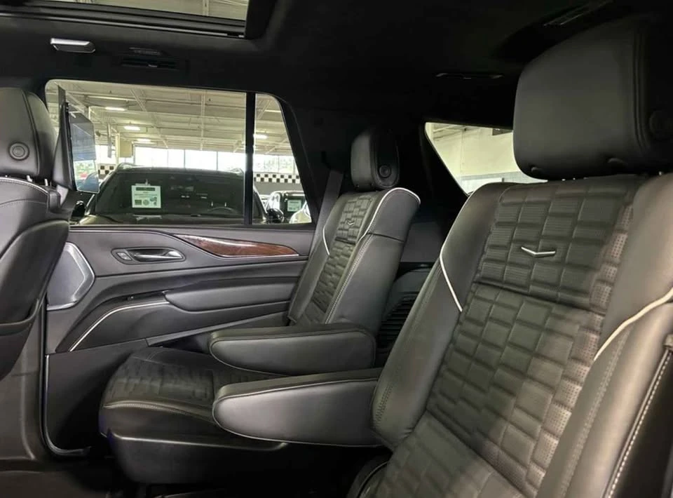 2023 Cadillac Escalade 5th Gen - Image 9 of 12