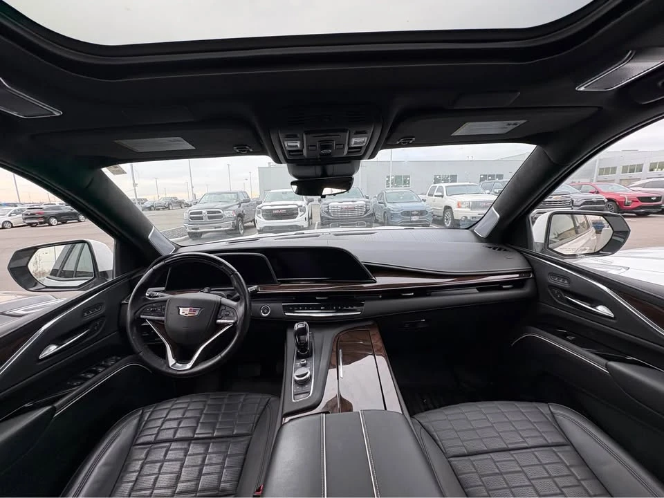 2023 Cadillac Escalade 5th Gen - Image 16 of 17