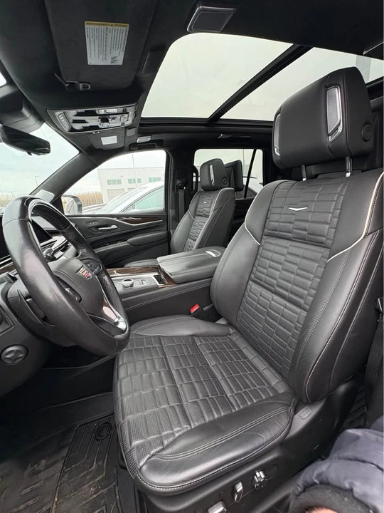 2023 Cadillac Escalade 5th Gen - Image 14 of 17