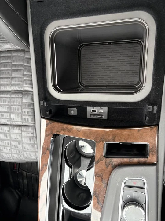 2023 Cadillac Escalade 5th Gen - Image 12 of 17