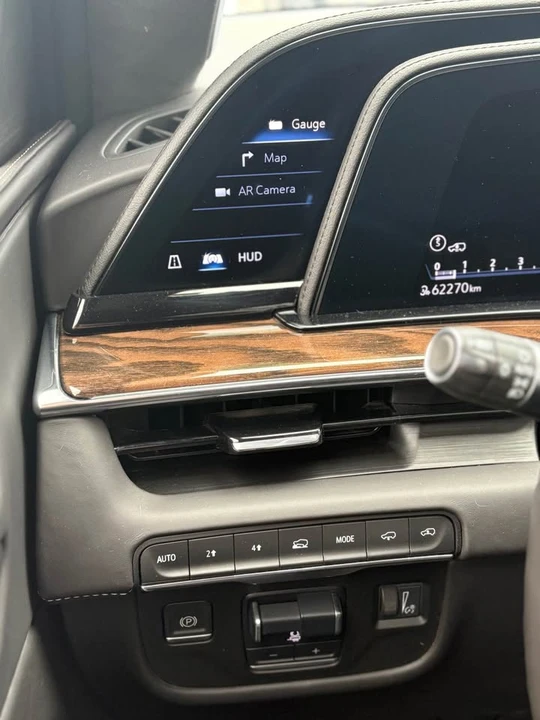 2023 Cadillac Escalade 5th Gen - Image 11 of 17