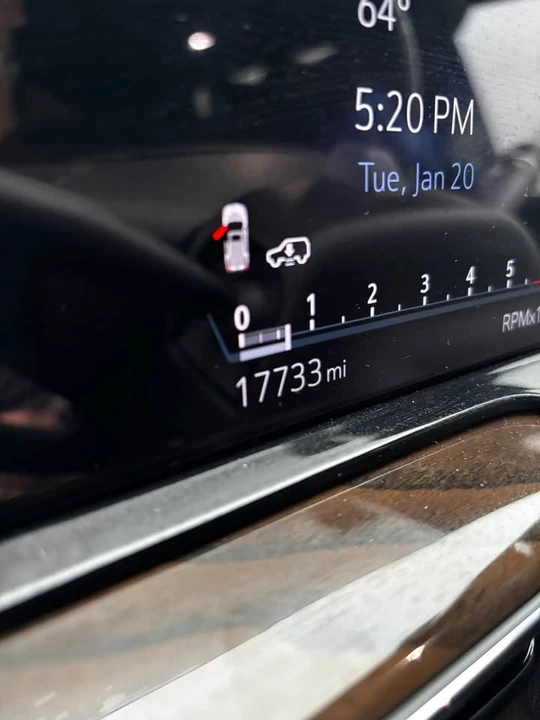 2023 Cadillac Escalade 5th Gen - Image 15 of 15