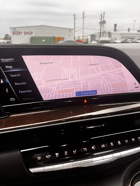 2023 Cadillac Escalade 5th Gen - Image 11 of 17