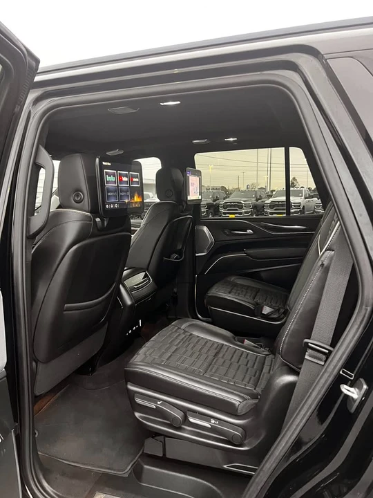 2023 Cadillac Escalade 5th Gen - Image 13 of 17