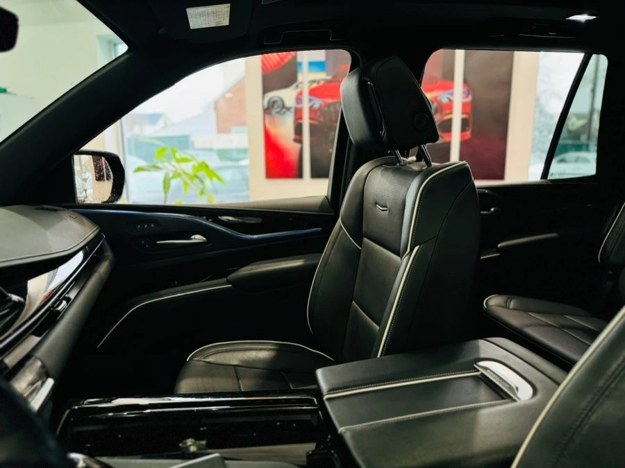 2023 Cadillac Escalade 5th Gen - Image 17 of 20