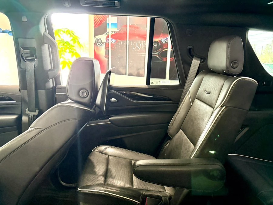2023 Cadillac Escalade 5th Gen - Image 15 of 20