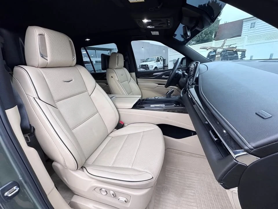2023 Cadillac Escalade 5th Gen - Image 19 of 20