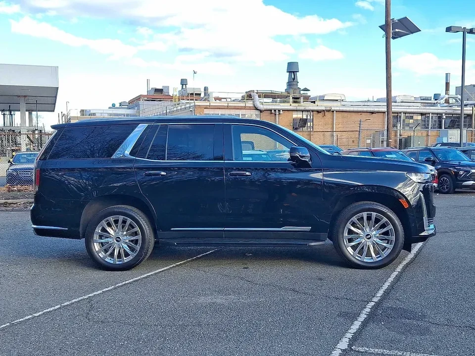 2023 Cadillac Escalade 5th Gen - Image 7 of 17