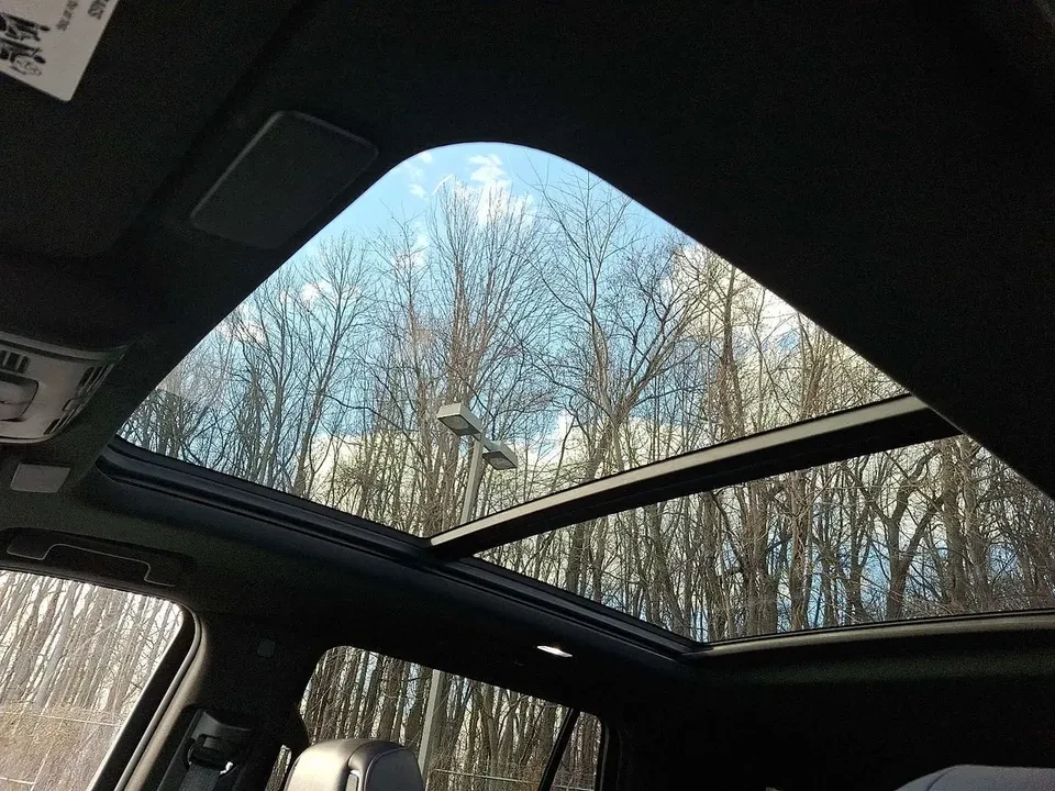 2023 Cadillac Escalade 5th Gen - Image 12 of 17