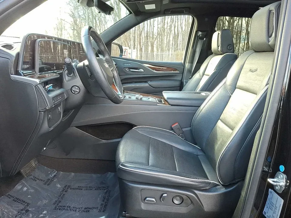 2023 Cadillac Escalade 5th Gen - Image 11 of 17