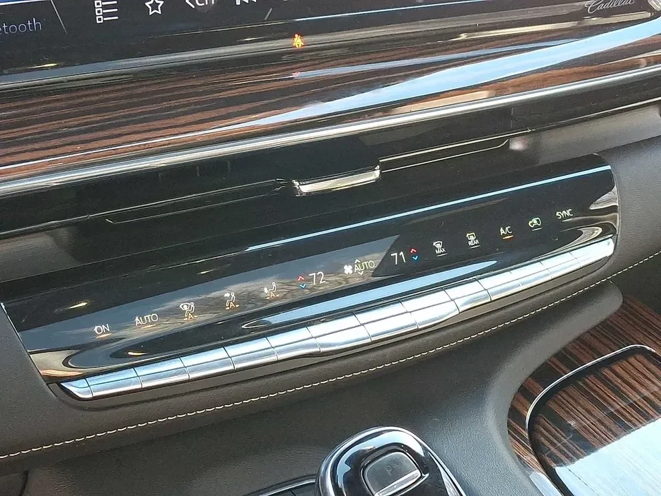 2023 Cadillac Escalade 5th Gen - Image 14 of 17