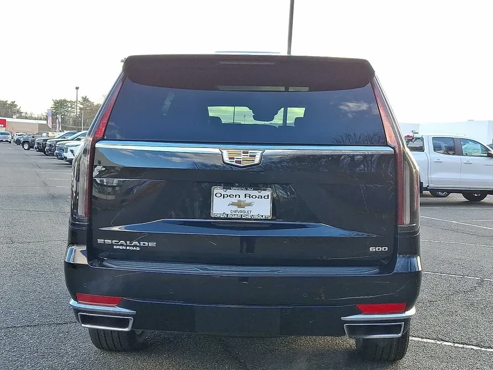 2023 Cadillac Escalade 5th Gen - Image 5 of 17