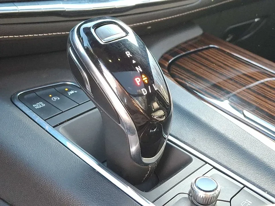 2023 Cadillac Escalade 5th Gen - Image 13 of 17