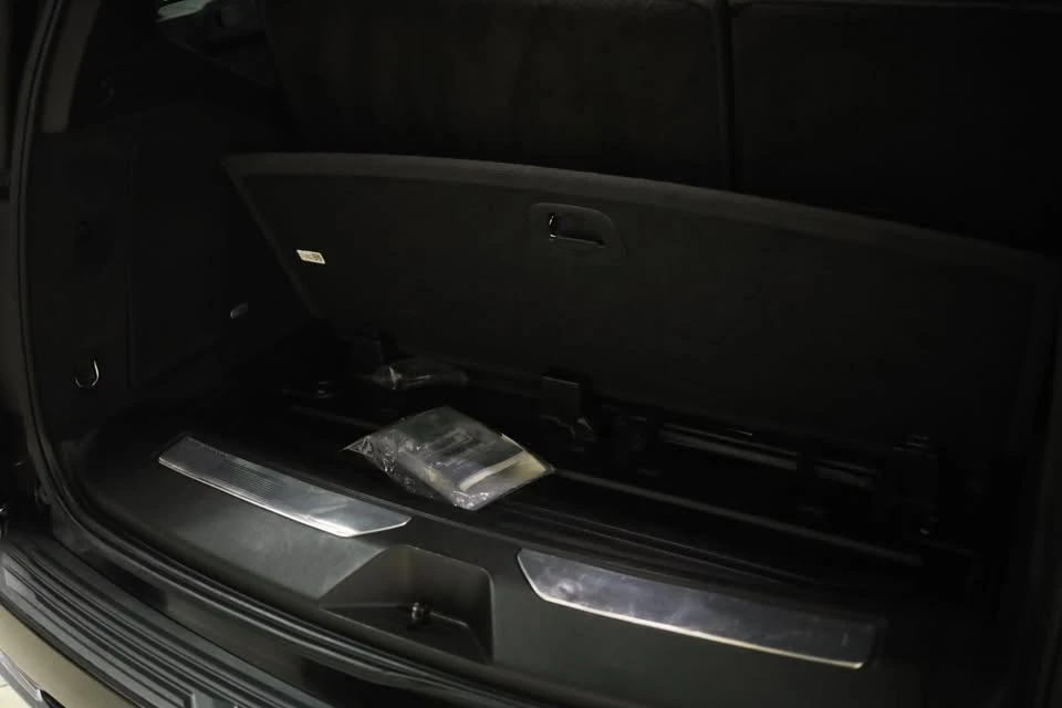 2023 Cadillac Escalade 5th Gen - Image 8 of 18