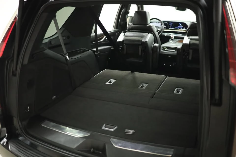 2023 Cadillac Escalade 5th Gen - Image 10 of 18