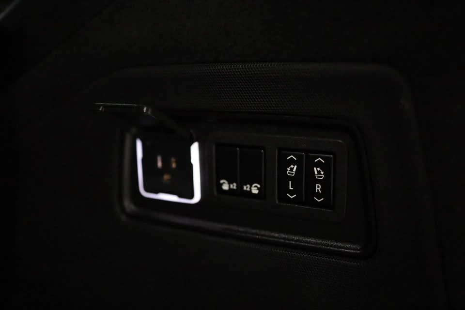 2023 Cadillac Escalade 5th Gen - Image 9 of 18