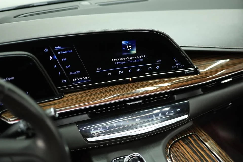 2023 Cadillac Escalade 5th Gen - Image 17 of 18