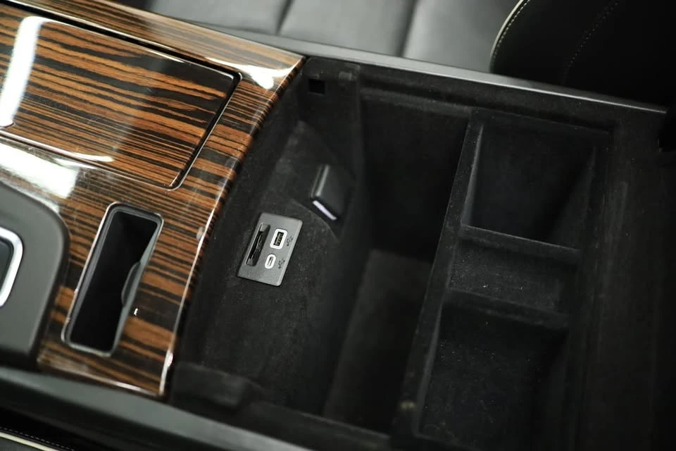 2023 Cadillac Escalade 5th Gen - Image 16 of 18