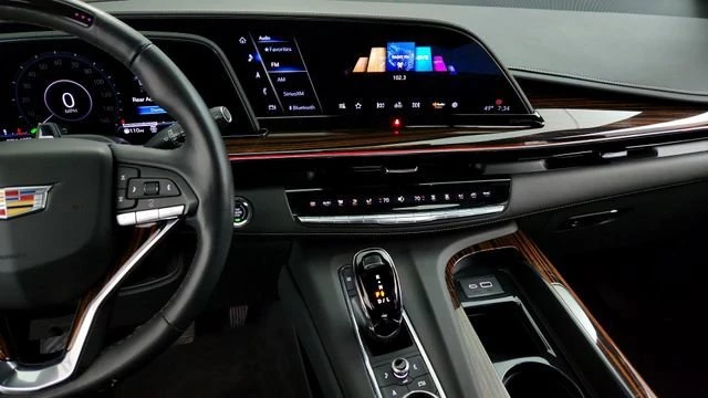 2023 Cadillac Escalade 5th Gen - Image 16 of 20
