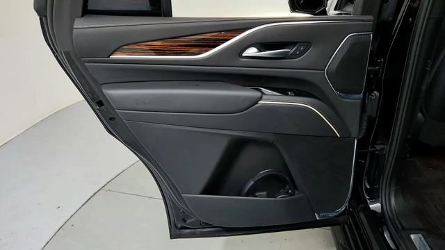 2023 Cadillac Escalade 5th Gen - Image 17 of 20