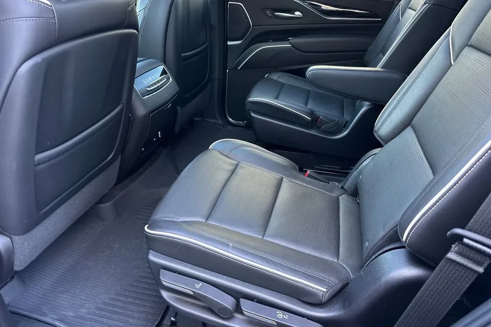 2023 Cadillac Escalade 5th Gen - Image 10 of 20