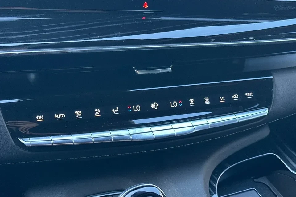 2023 Cadillac Escalade 5th Gen - Image 17 of 20