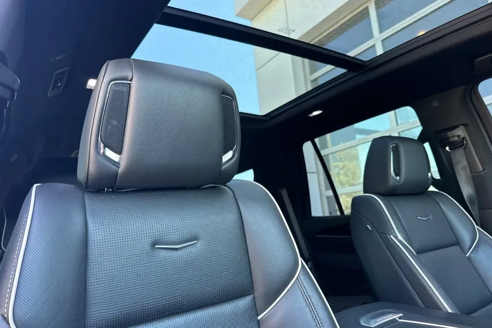 2023 Cadillac Escalade 5th Gen - Image 14 of 20